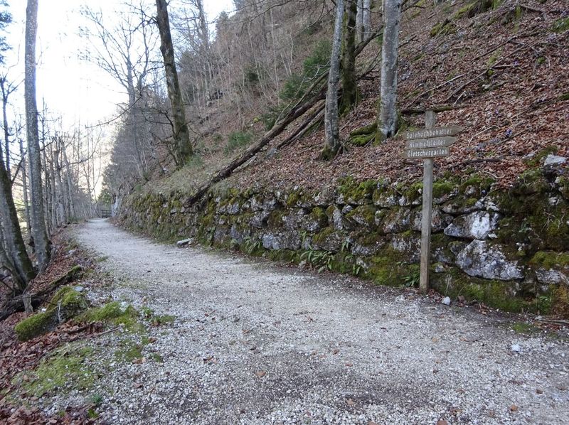 Datei:Stützmauer.JPG